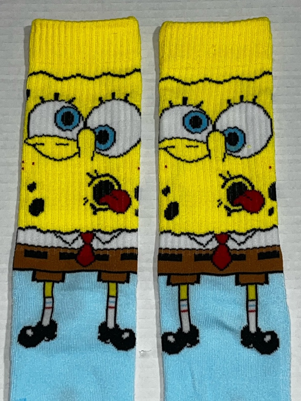 Sponge Athletic Character Socks - Mens Cartoon Crew Socks - Picture 4 of 4